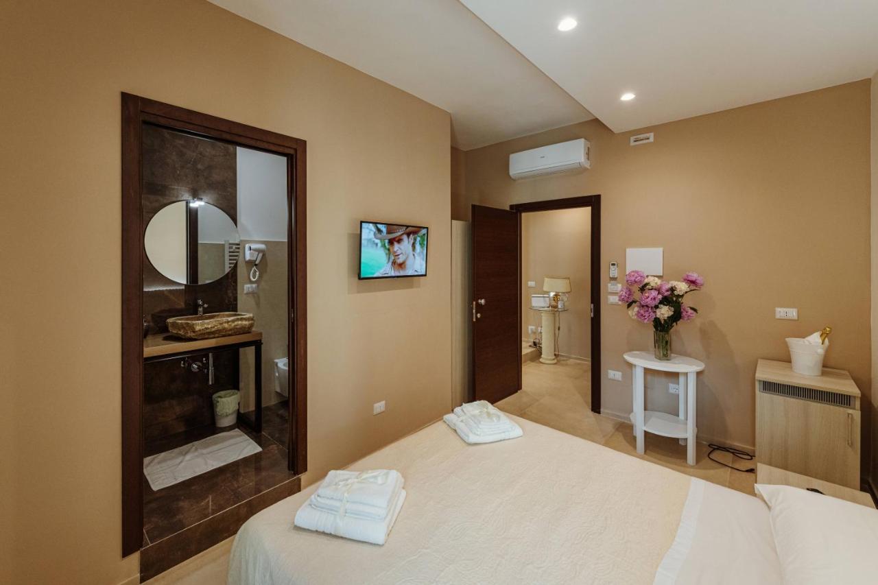 Baroccosuite Lecce Bagian luar foto