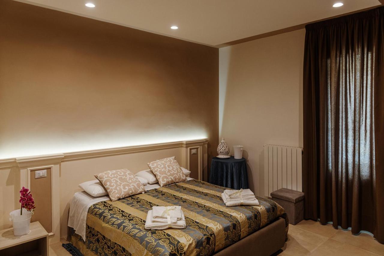 Baroccosuite Lecce Bagian luar foto